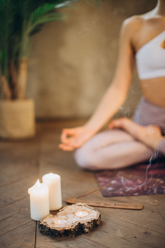Hvad er restorativ yoga? En guide til dyb hvile