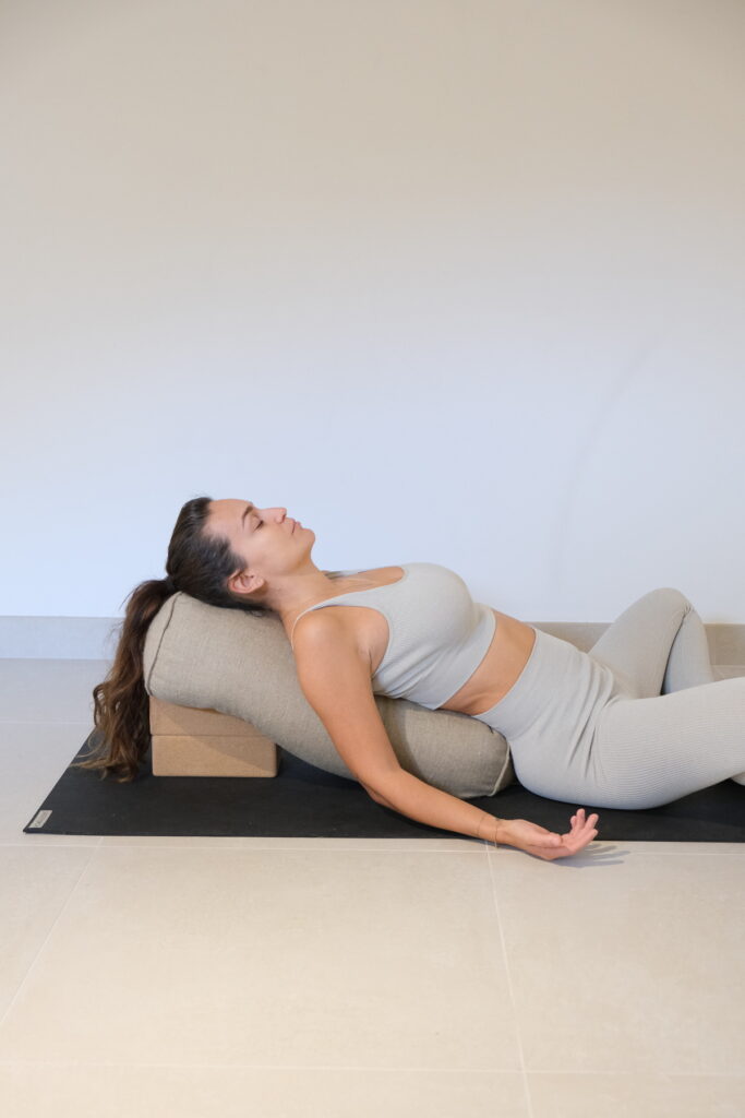 Blid yin yoga – Mandags aften hold - 10 x - Datoer: D. 17 august - 26 okt - kl 19.00-20.15